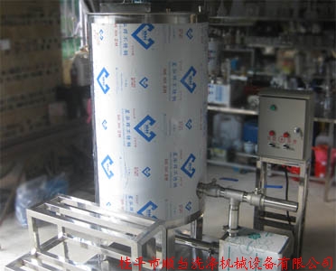 500升乳化機(jī)（高剪切乳化機(jī)是洗滌產(chǎn)品生產(chǎn)高端機(jī)械）